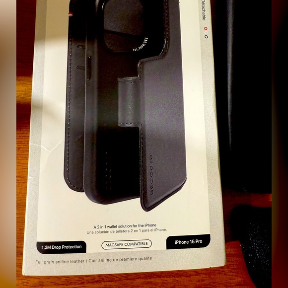 iPhone 15 Pro leather case - Picture 3 of 5